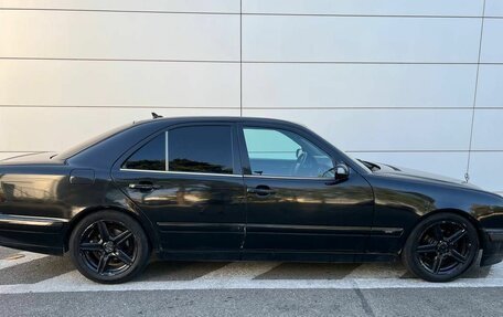 Mercedes-Benz E-Класс, 2001 год, 390 000 рублей, 6 фотография