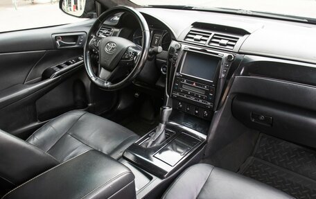 Toyota Camry, 2016 год, 1 598 000 рублей, 10 фотография