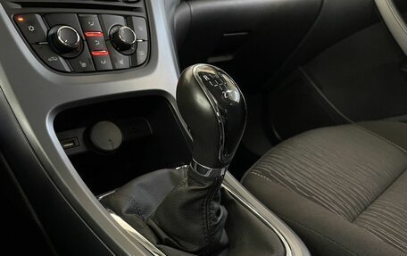 Opel Astra J, 2013 год, 1 080 000 рублей, 16 фотография