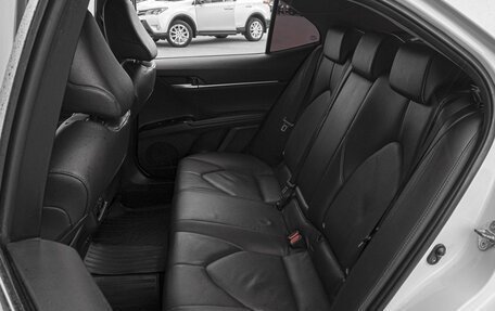Toyota Camry, 2018 год, 2 349 000 рублей, 9 фотография