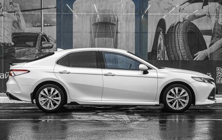 Toyota Camry, 2018 год, 2 349 000 рублей, 5 фотография