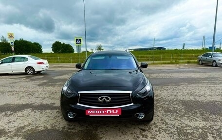 Infiniti QX70, 2013 год, 2 600 000 рублей, 2 фотография