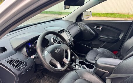 Hyundai Tucson III, 2010 год, 1 200 000 рублей, 9 фотография