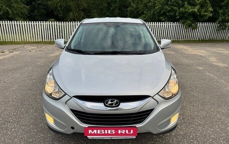 Hyundai Tucson III, 2010 год, 1 200 000 рублей, 2 фотография
