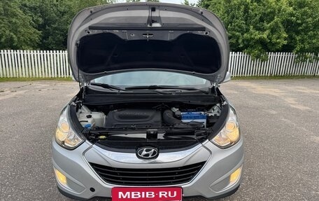 Hyundai Tucson III, 2010 год, 1 200 000 рублей, 24 фотография