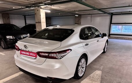 Toyota Camry, 2019 год, 3 190 000 рублей, 6 фотография