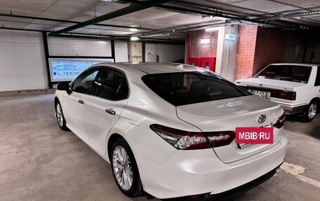 Toyota Camry, 2019 год, 3 190 000 рублей, 4 фотография