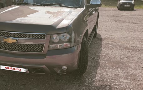 Chevrolet Tahoe III, 2013 год, 2 500 000 рублей, 2 фотография