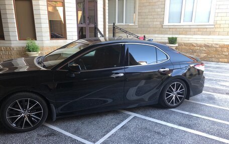 Toyota Camry, 2021 год, 3 250 000 рублей, 4 фотография