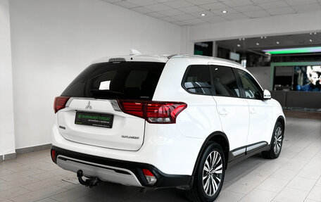 Mitsubishi Outlander III рестайлинг 3, 2018 год, 2 444 000 рублей, 6 фотография