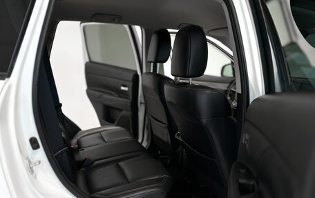 Mitsubishi Outlander III рестайлинг 3, 2018 год, 2 444 000 рублей, 13 фотография