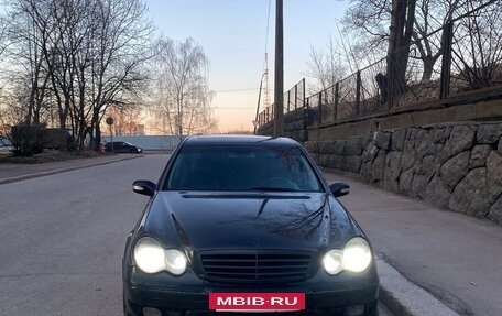 Mercedes-Benz C-Класс, 2004 год, 420 000 рублей, 2 фотография