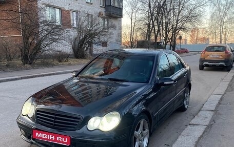 Mercedes-Benz C-Класс, 2004 год, 420 000 рублей, 3 фотография