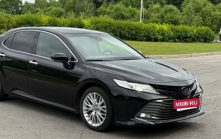 Toyota Camry, 2020 год, 3 450 000 рублей, 2 фотография