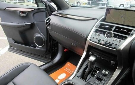 Lexus NX I, 2018 год, 2 650 000 рублей, 17 фотография
