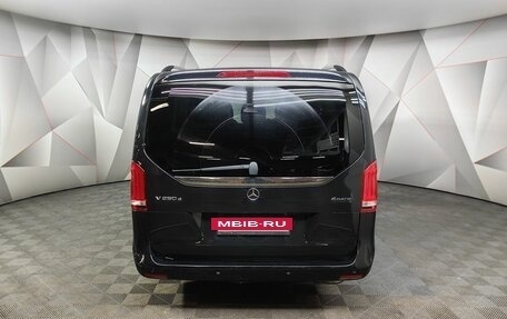 Mercedes-Benz V-Класс, 2017 год, 3 693 000 рублей, 8 фотография