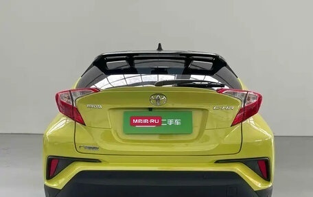 Toyota C-HR I рестайлинг, 2022 год, 1 806 000 рублей, 5 фотография