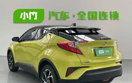 Toyota C-HR I рестайлинг, 2022 год, 1 806 000 рублей, 4 фотография