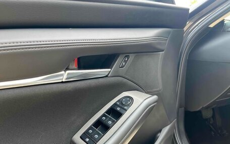 Mazda 3, 2022 год, 1 650 000 рублей, 18 фотография