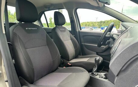 Renault Logan II, 2020 год, 1 375 000 рублей, 11 фотография
