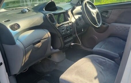 Toyota FunCargo, 2000 год, 450 000 рублей, 5 фотография