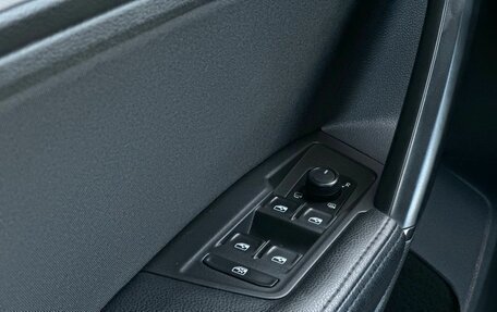 Volkswagen Tiguan II, 2019 год, 2 299 000 рублей, 29 фотография