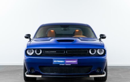 Dodge Challenger III рестайлинг 2, 2021 год, 6 299 000 рублей, 3 фотография