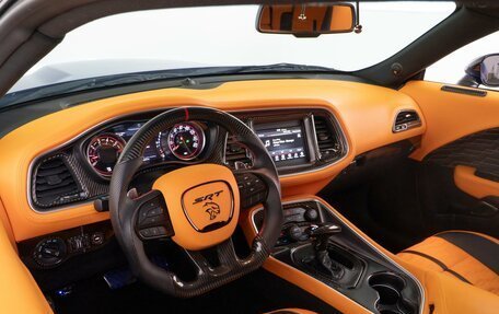 Dodge Challenger III рестайлинг 2, 2021 год, 6 299 000 рублей, 6 фотография