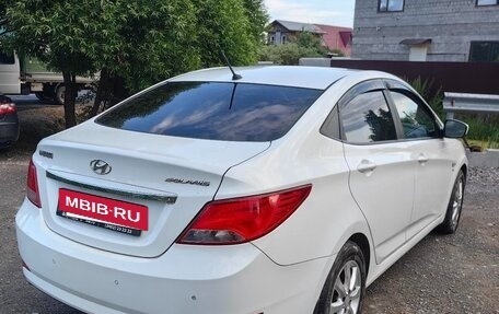 Hyundai Solaris II рестайлинг, 2015 год, 850 000 рублей, 5 фотография