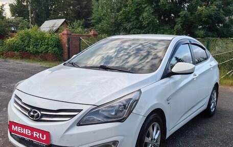 Hyundai Solaris II рестайлинг, 2015 год, 850 000 рублей, 3 фотография