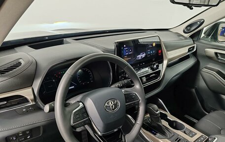 Toyota Highlander, 2024 год, 6 490 000 рублей, 21 фотография