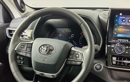 Toyota Highlander, 2024 год, 6 490 000 рублей, 22 фотография