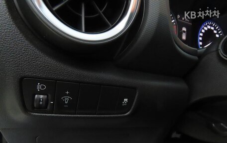 Hyundai Kona I, 2022 год, 1 358 000 рублей, 12 фотография