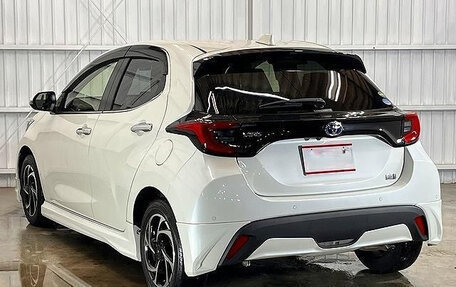 Toyota Yaris, 2021 год, 970 000 рублей, 6 фотография
