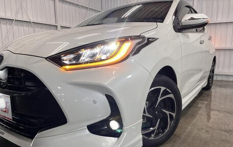 Toyota Yaris, 2021 год, 970 000 рублей, 2 фотография