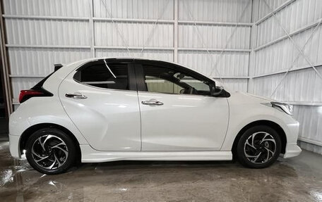 Toyota Yaris, 2021 год, 970 000 рублей, 9 фотография