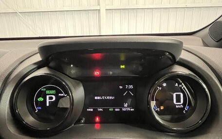 Toyota Yaris, 2021 год, 970 000 рублей, 15 фотография