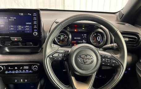 Toyota Yaris, 2021 год, 970 000 рублей, 14 фотография