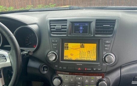 Toyota Highlander III, 2012 год, 1 800 000 рублей, 8 фотография