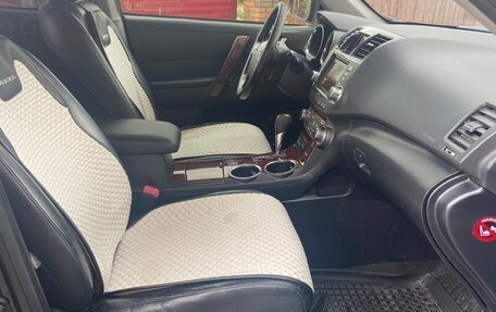 Toyota Highlander III, 2012 год, 1 800 000 рублей, 7 фотография