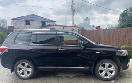 Toyota Highlander III, 2012 год, 1 800 000 рублей, 4 фотография