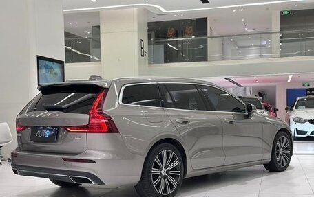 Volvo V60 II, 2021 год, 3 150 000 рублей, 5 фотография