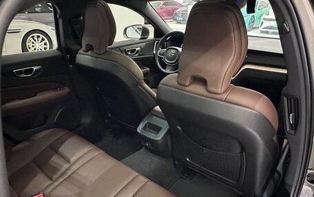 Volvo V60 II, 2021 год, 3 150 000 рублей, 14 фотография