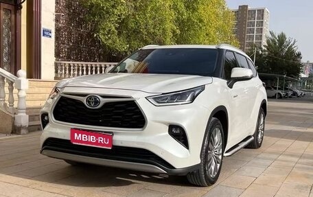 Toyota Highlander, 2022 год, 3 540 690 рублей, 1 фотография