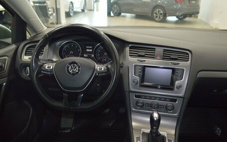 Volkswagen Golf VII, 2013 год, 999 000 рублей, 32 фотография