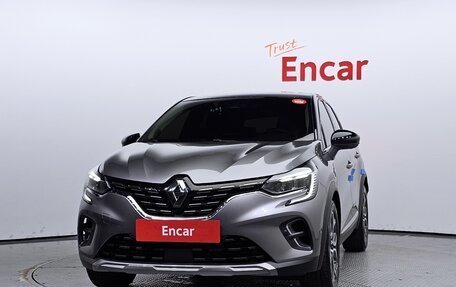 Renault Captur II, 2022 год, 1 600 000 рублей, 2 фотография