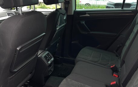 Volkswagen Tiguan II, 2017 год, 2 490 000 рублей, 13 фотография