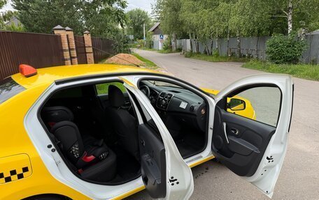 Renault Logan II, 2018 год, 820 000 рублей, 11 фотография
