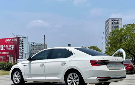 Skoda Superb III рестайлинг, 2022 год, 1 790 000 рублей, 4 фотография