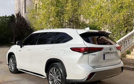 Toyota Highlander, 2022 год, 3 540 690 рублей, 6 фотография